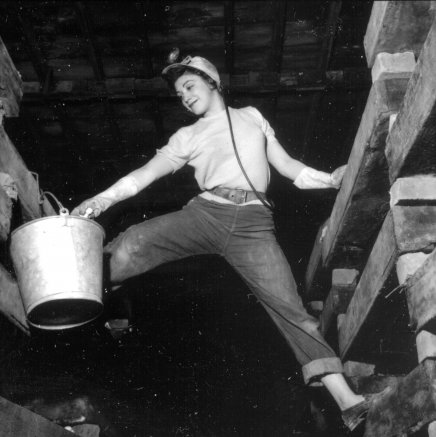 In honor of Women’s History Month, we bring you this photograph from 1955. Pictured here is a Teamster picker at Knaust Mushroom Company. Many of the workers at the company were women. #Teamsters <a href="/Teamsters/">Teamsters</a>