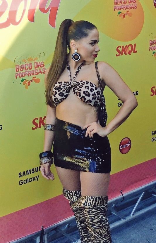 MouraThiego's tweet photo. Já quero esse modelito pra Yasmin
#bebeu https://t.co/IlFL8H7w9R