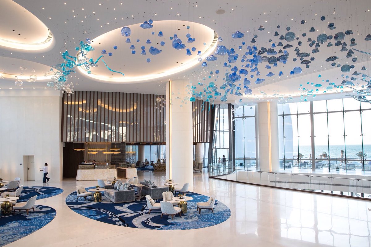 JumeirahSIR's tweet photo. From gorgeous decor to breathtaking views, #JumeirahSIR 🐬 is designed to bring nature's beauty from outside in.
#JSIMoments #ExploreJumeirahSIR #SaadiyatIslandResort #SimplyAbuDhabi #AmazingAbuDhabi #AbuDhabiLife #LuxuryHotels #IslandLife https://t.co/eMqPSAY9f8