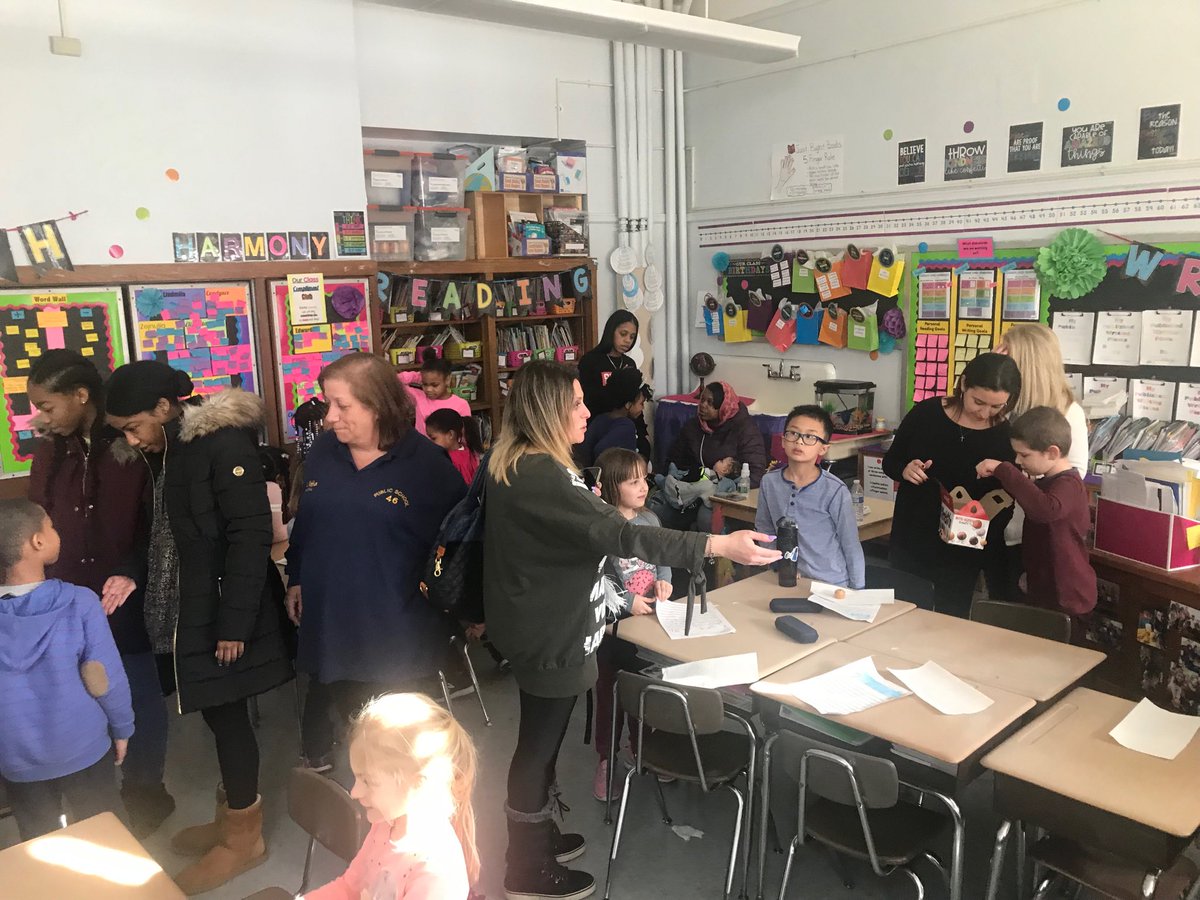 PS_46_PC's tweet photo. Just a peek into one of our publishing parties this week. We are so proud of the work our students are doing! ⁦@SIBOD31⁩ ⁦@District31R⁩ ⁦@forde_tara⁩ ⁦@Ps46Pta⁩ https://t.co/bfseznughE