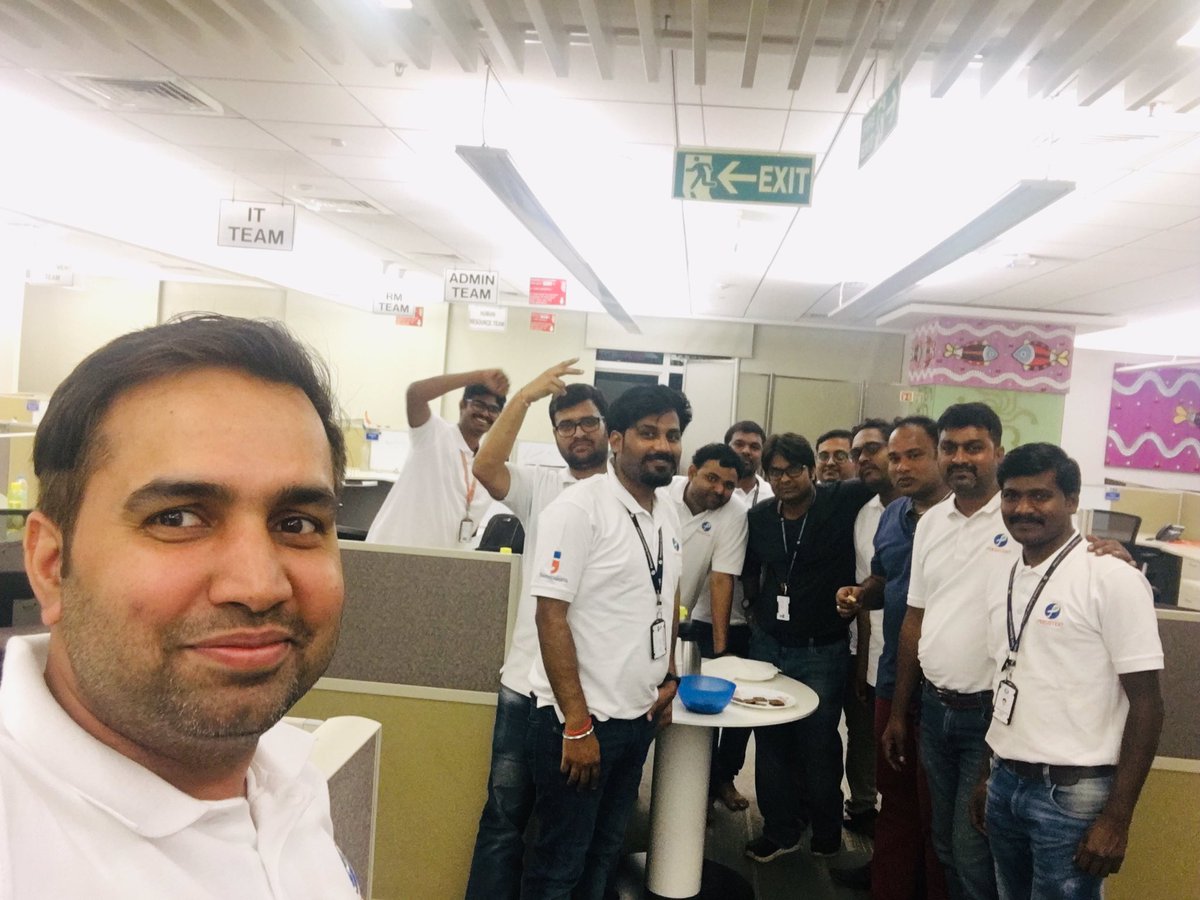 Myself_Divyansh's tweet photo. #semicolons19 #Semicolons19 @Persistentsys #Bangalore #OptimizeTeam #fun #food #code @balamurali9 @Persistentsys https://t.co/2dmMKPz9LQ