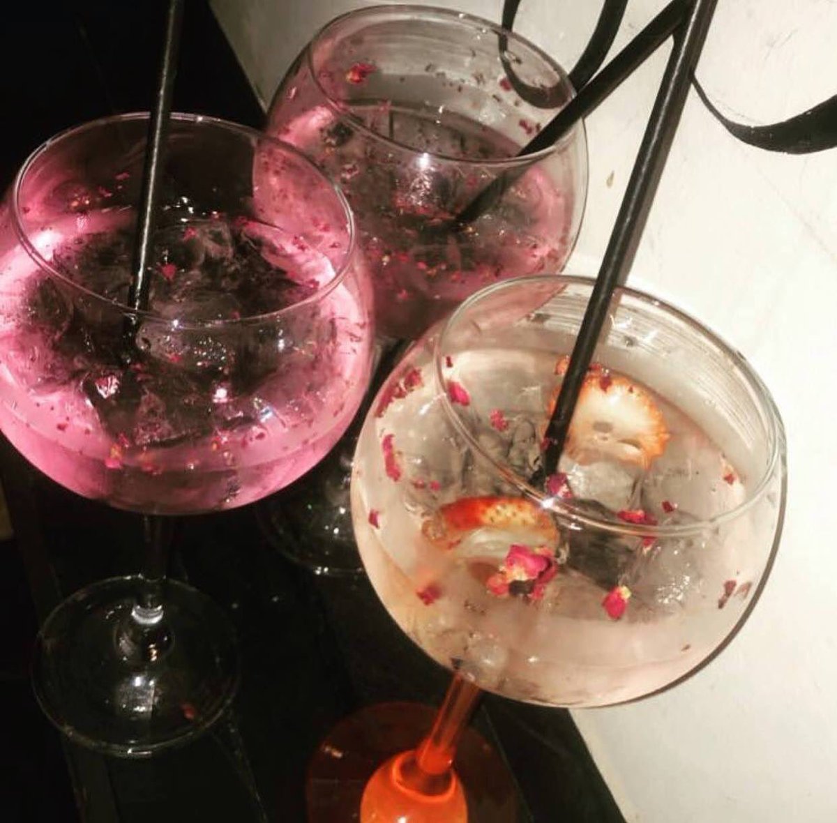 oldtomsdurham's tweet photo. Saturday squad goals. 🍸🍸🍸

📸: annabulmer https://t.co/oZX3ylfgeh