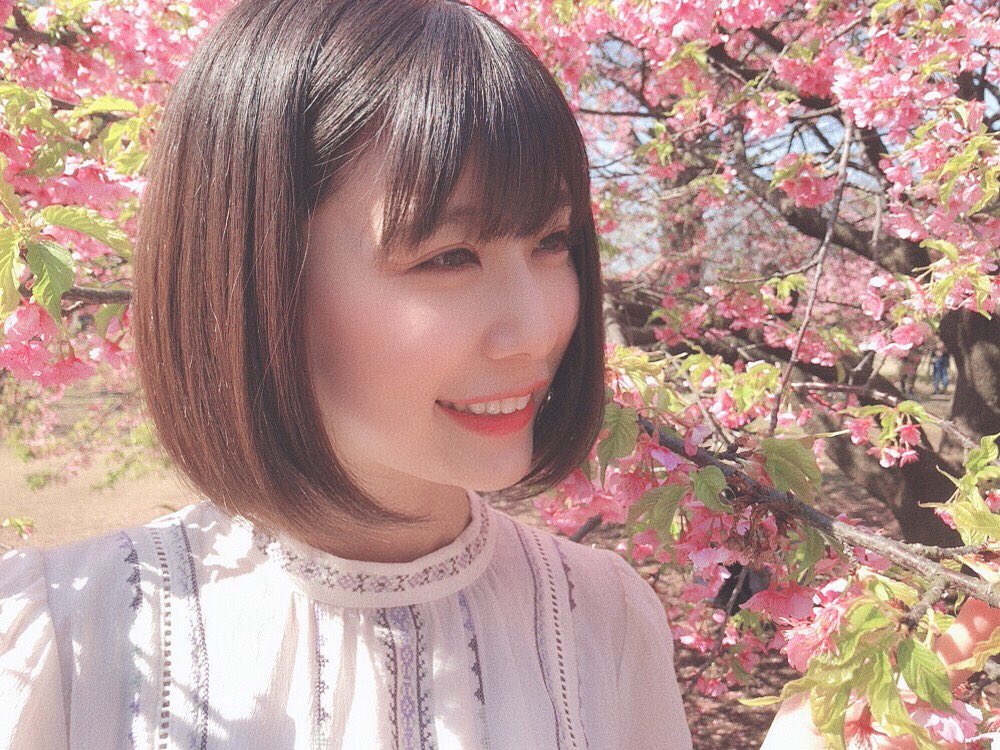 お天気の中、河津桜と撮影してもらいました( ¨̮ )春が近い。早く暖かくなってくれないかなあ。