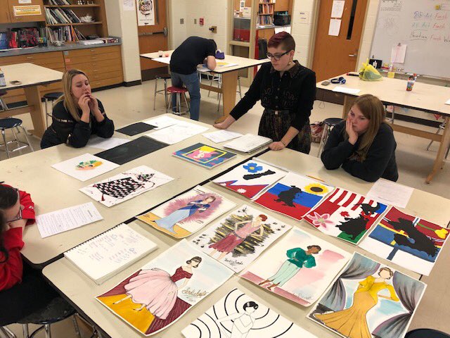 khs_art's tweet image. Very intense AP-Art Portfolio Critique Friday #art #apstudio #collegeboard #Knightstown #KHS #portfolio