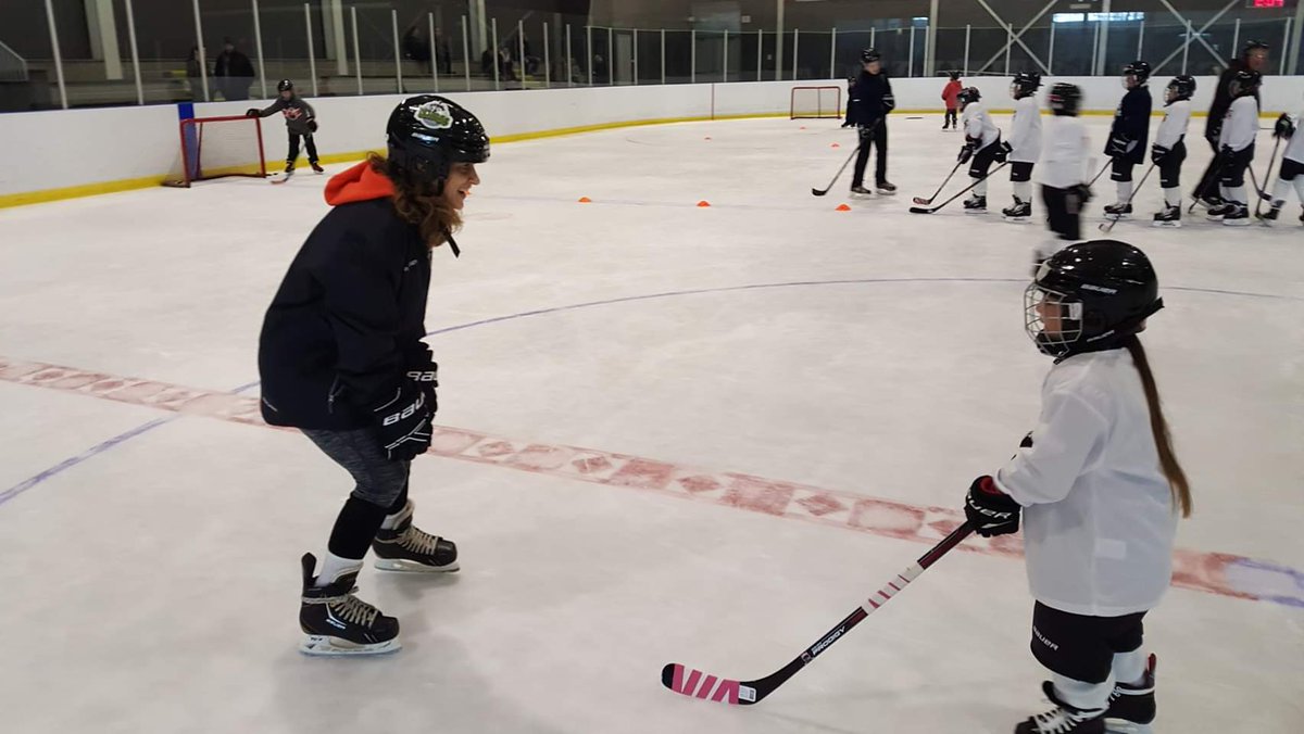 brantfordminor's tweet photo. Today our Fall First Shift kids wrap up their season with another first - a full-ice game, with referees, tunes, and lots of fun. This has been a fabulous experience for the kids, families, coaches and volunteers. Thank you to all involved.
#ctfirstshift #99ersfirstshift https://t.co/7LqiMG7NuE