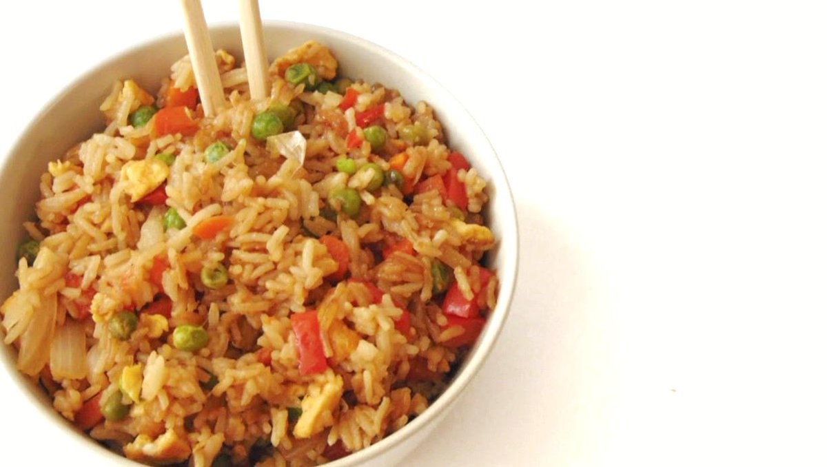 En este post os vamos a enseñar cómo preparar un #arroz chino con #verduras y #huevo, también conocido como “arroz frito”. Pero, como siempre, a nuestra manera. RECETA: tastydetails.com/arroz-chino-co…