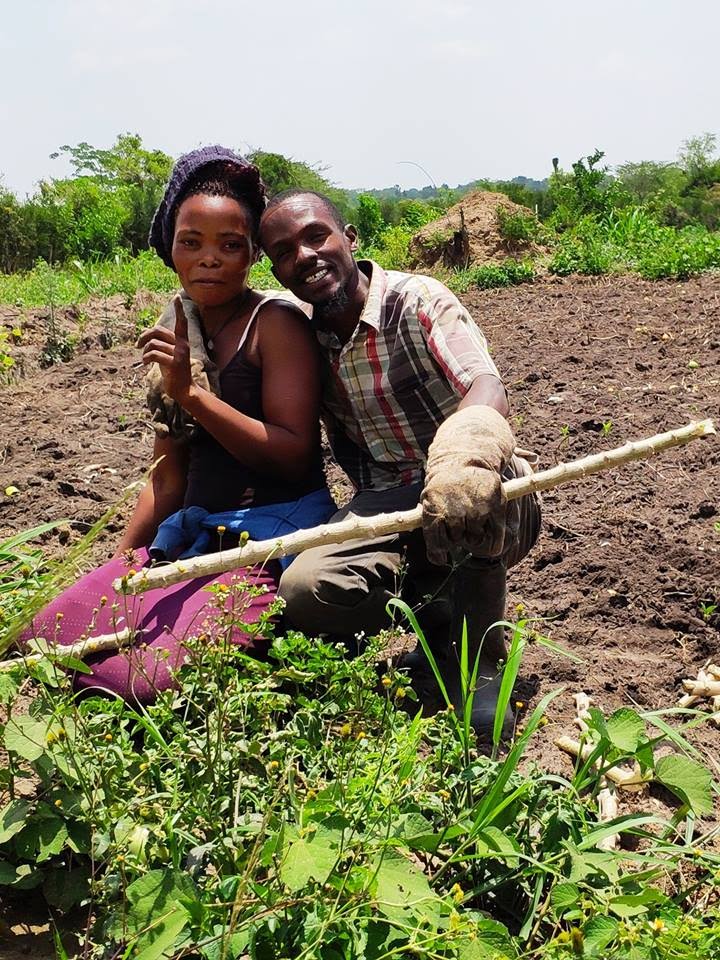 STARL1GHTFAMILY's tweet image. Director James and his wife Alice preparing the ground at Starlight Family Charity Farm starlightfamily.org/about/farm/