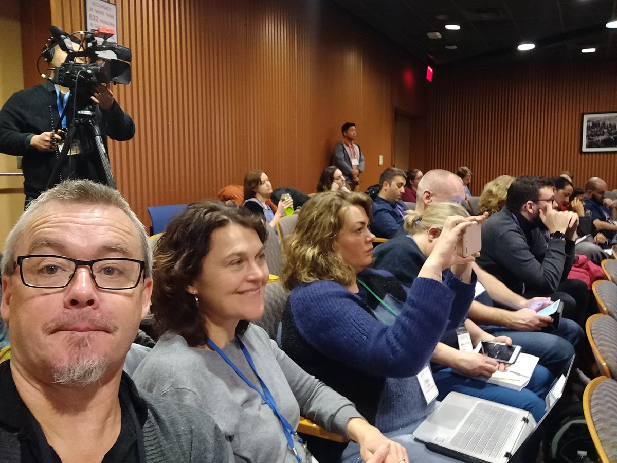 niels_schmidt's tweet photo. Repræsentanter fra #pædagoguddannelsen, @VIAbuiness, og #sunhedsuddannelserne deltager v #FabLearn. #viamake @VIAuniversity https://t.co/3EWtU2A40t