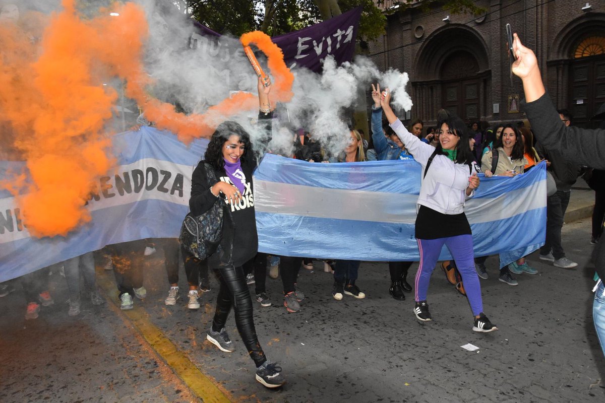 JPLasHerasMza's tweet photo. 💚💜VIA VIOLETA DE MUCHACHAS PERONISTAS💚💜 Vivas, libres y con trabajo nos queremos compañeras. Unidas somos hermosas. Vamos por todo.
#ConstruyendoUnidad
#MuchachasPeronistas https://t.co/1kZ66nCAQX