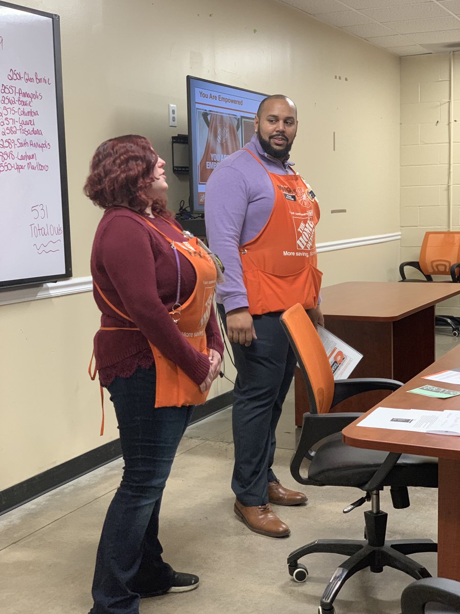 SM Marquis and NAC Faith discussing the Coach program with this weeks orientation group. #BuiltToBringit #MA2019SPRING #yasscoach <a href="/M_Carter_SM/">Marquis Carter</a> @kerre81275 <a href="/billshuell/">Bill Shuell</a> <a href="/staceyjsharp1/">Stacey J Sharp-Brown</a> @watlock5