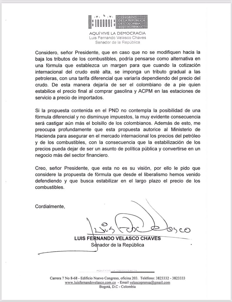velascoluisf's tweet photo. Por años he venido dando esa batalla solo, esta vez necesito de su ayuda. 
Pídale al Congresista por el que usted votó que apoye mi propuesta para disminuir y estabilizar el precio de los combustibles en la discusión del Plan de Desarrollo ⛽️ #ElCiudadanoQueSeLaJuegaPorLaGente https://t.co/II4fqNu7wc
