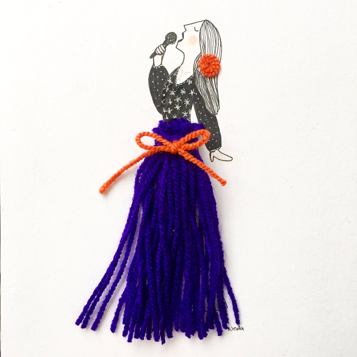 nedahajmomeni's tweet photo. It’s rainy and dark in Munich. Singing favorite songs out loud might help me today 💁🏻♀️ #collage #collageart #cutecollage #singer #nightgowns #singoutloud #illustration #illustrator #woman https://t.co/sTrumT3UL2