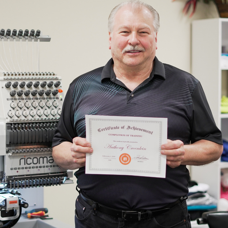 RicomaHQ's tweet image. Congratulations to our customer for successfully completing his embroidery training.

Have you ever completed an embroidery training? If so, tell us below in the comments what your most rewarding moment was.

#MachineEmbroidery #EmbroideryTraining #Customers #Smiles 😁🎉
