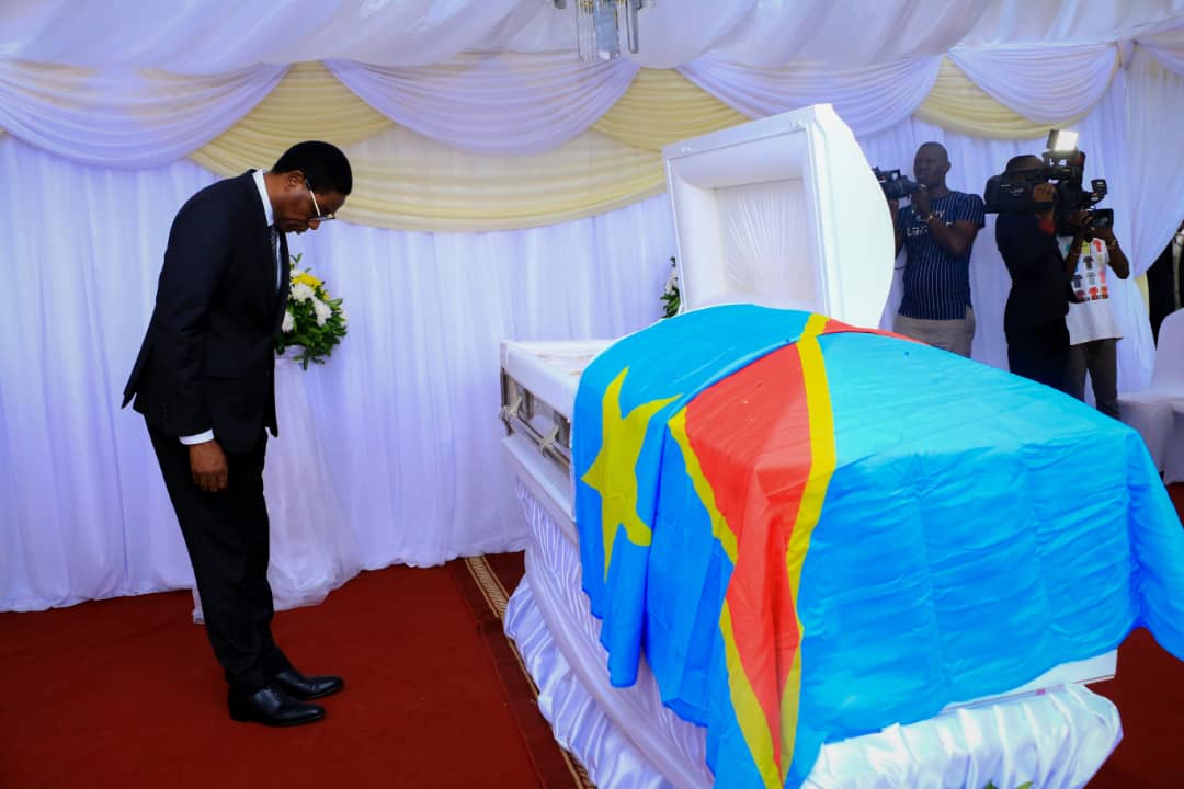 LuyindulaEmmer2's tweet photo. Peu avant de passer le témoin à l'Immeuble de la Territoriale, le Ministre sortant de l'intérieur était aux funérailles de Gizenga Fundji, leader du Parti Lumumbiste Unifié (Palu), ancien Premier Ministre et allié de la Majorité Présidentielle  aux élections de 2006 et de 2011. https://t.co/oPA7FceZnc