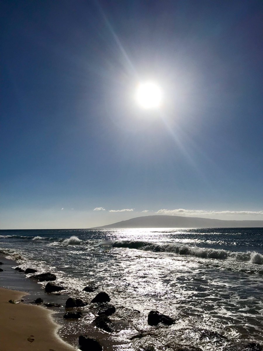 Maui beach walk 

Who else needs a little beach therapy during this winter that never ends? Posting beach pics from past travels all weekend long. #travelbloggers would love to see your beachy photos 

#virtualbeachday #discovermaui #exploremaui #wonderfuldestinations