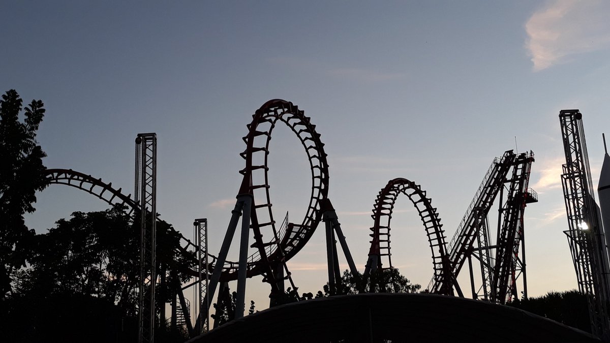 ahabeehee's tweet photo. Life's truly like a rollercoaster ride. #SaturdayBlast https://t.co/qmNN9O0wRe