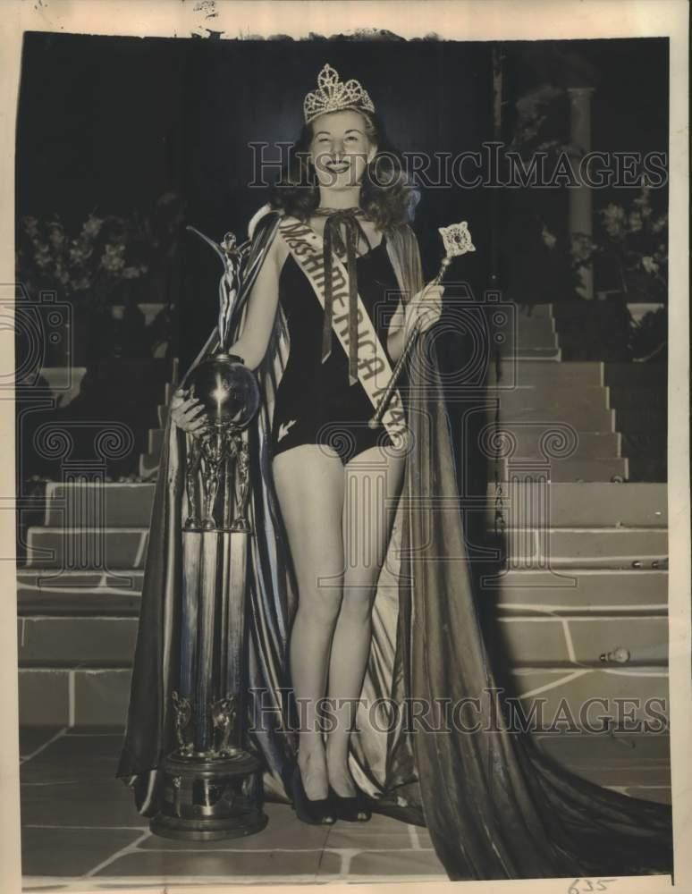 HistoricImages's tweet photo. Saturday, March 9: Gallery Auction on eBay ending tonight! Fresh hand-picked vintage photos! - https://t.co/5aklMKznfo https://t.co/d0v5sPVucq