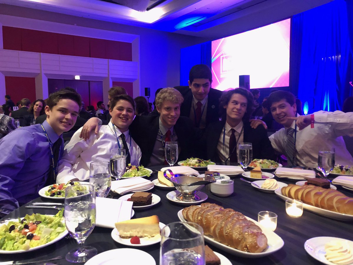 DecaDgn's tweet photo. Had a great time at dinner. Touched by some of Don’s final words https://t.co/FPaOfcDeSA