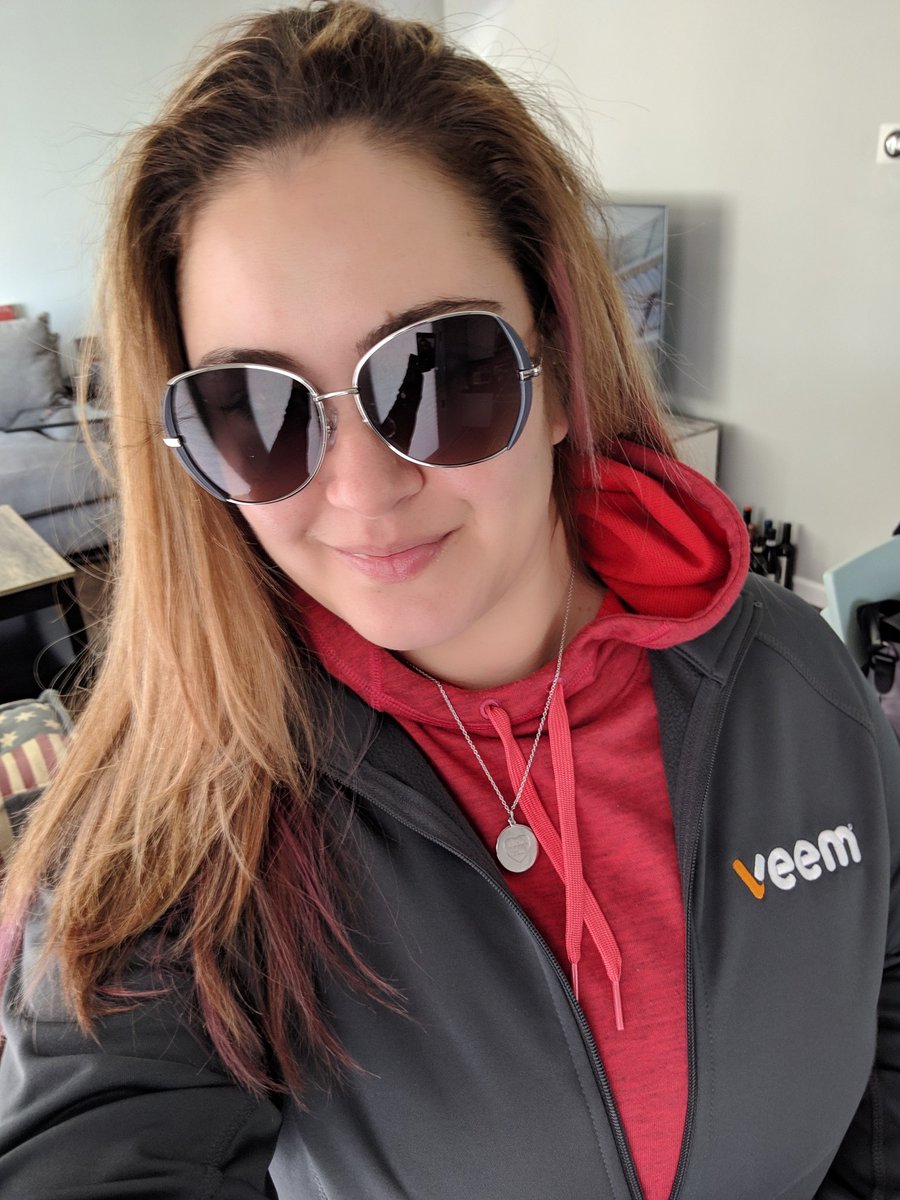 TotallyKellyG's tweet photo. Finally it's slightly warm enough for a light jacket...naturally my @GoVeem fleece is the first one I grab 

#reppin #SaturdayThoughts #ThisIsSaturday #SunsOut #NY https://t.co/gmi1JqnRZk