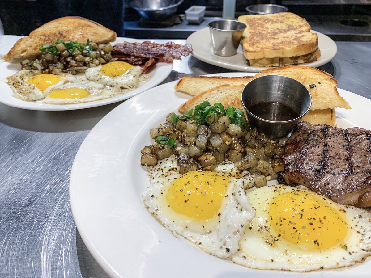 EmbersWv's tweet photo. Saturday brunch 11-4:

$2 mimosas 🥂
$3 bloody mary 🍹
$4 breakfast burritos 🌯

#emberswv #morgantown #wvu #brunch https://t.co/WJVVv6lUm6