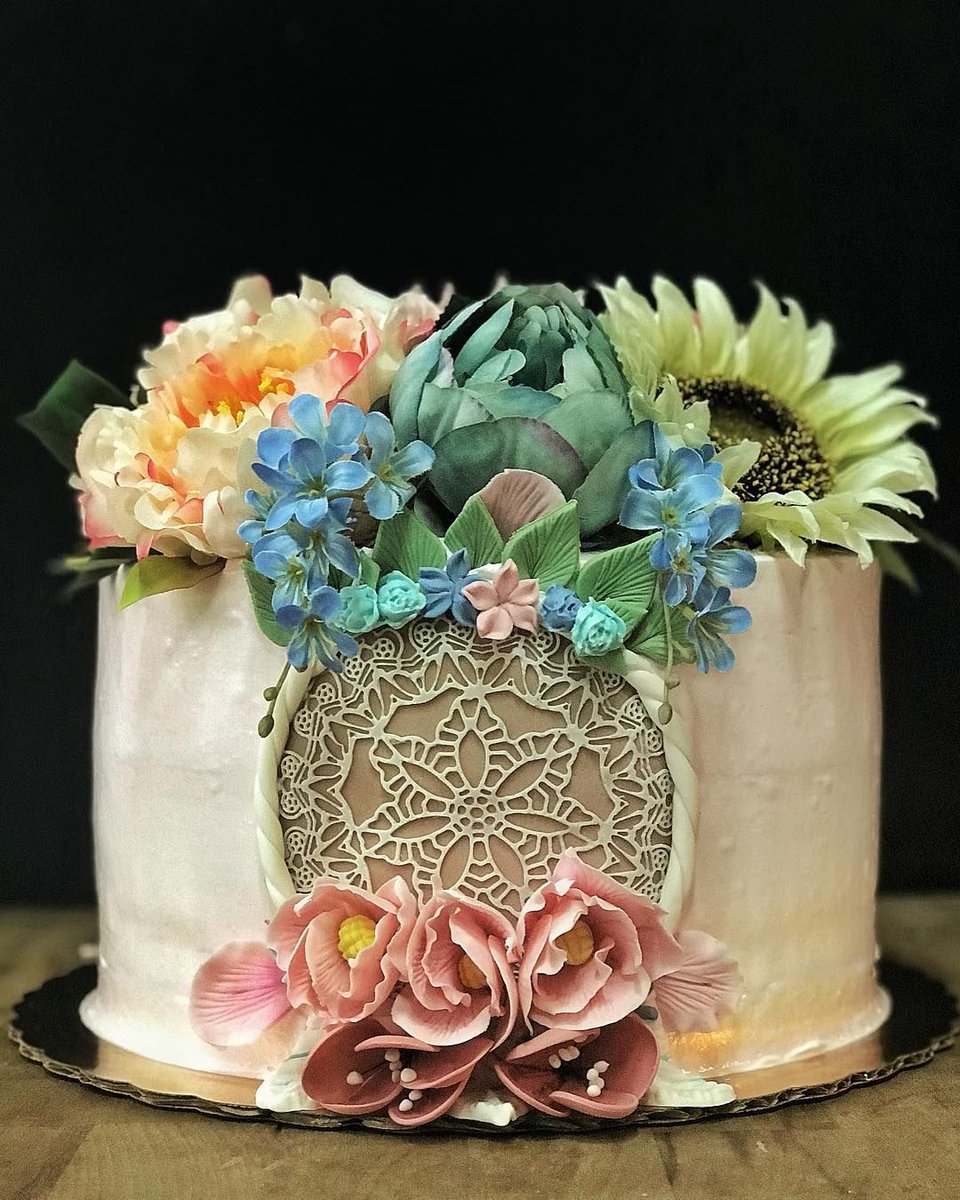 🥳 • • • #BohoCake 🌸
Fuente: 📸 @ginrivas
#ecumple

#cakes #torta #bizcocho #cakedecorating #cake #pastel