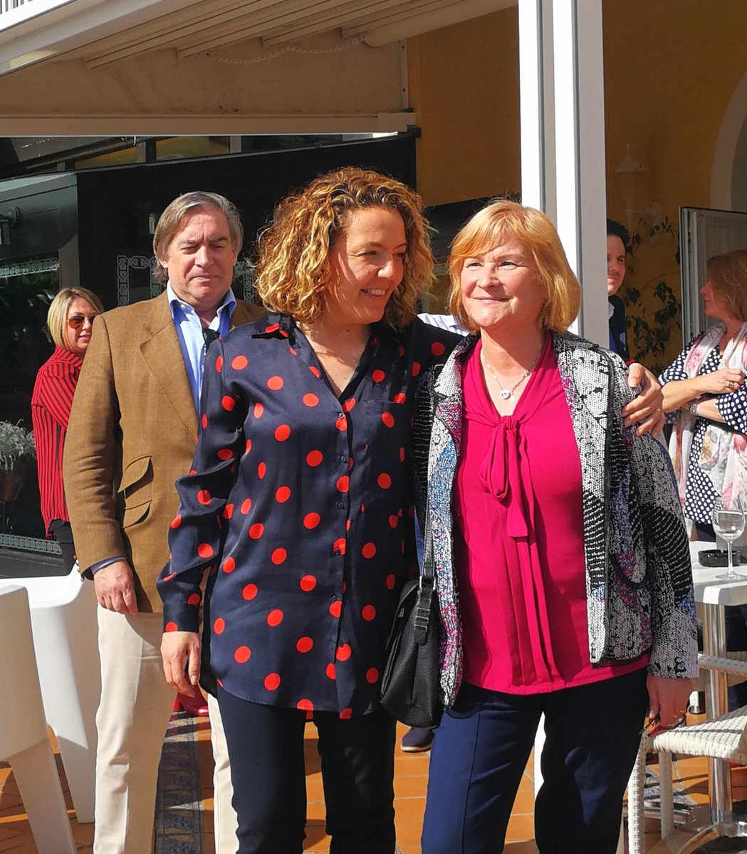 TereMalladaPP's tweet photo. Con los compañeros del @ppcarreno arropando, junto al candidato a la Alcaldía de #Gijón Alberto López-Asenjo y el portavoz municipal de Gijón @pabloppgijon, a la candidata a la Alcaldía Joana Canals. https://t.co/ZCYhvcY5QG