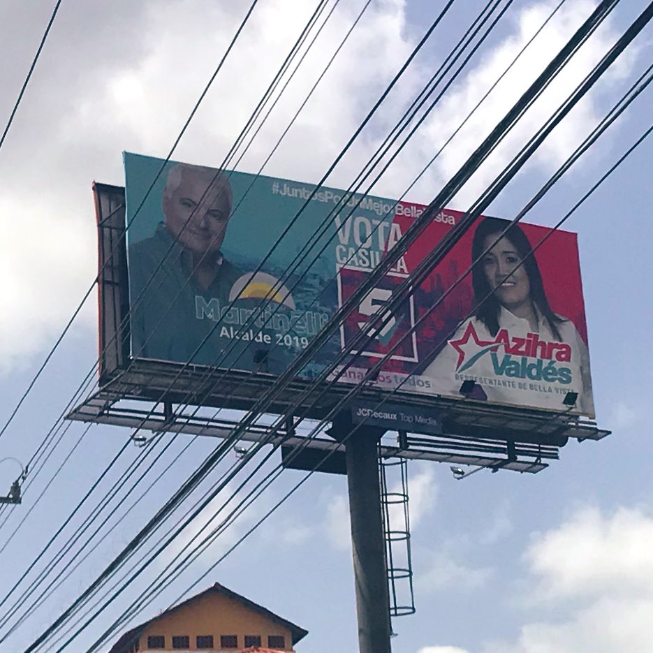 ElCuchoD's tweet photo. Así como cuando te quiere sangrar los ojos... #JusticiaALaJusticia #NoALaReelección https://t.co/ZYBqYKkX85
