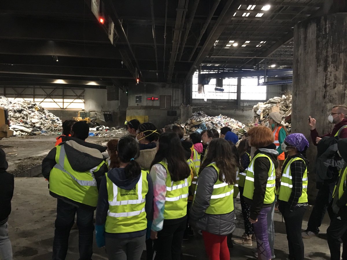 FabledFoxes's tweet photo. Shoreway Recycling Center field trip was amazing! I learned Tetra Paks are not recyclable. -_- https://t.co/kmhfmsDR1a