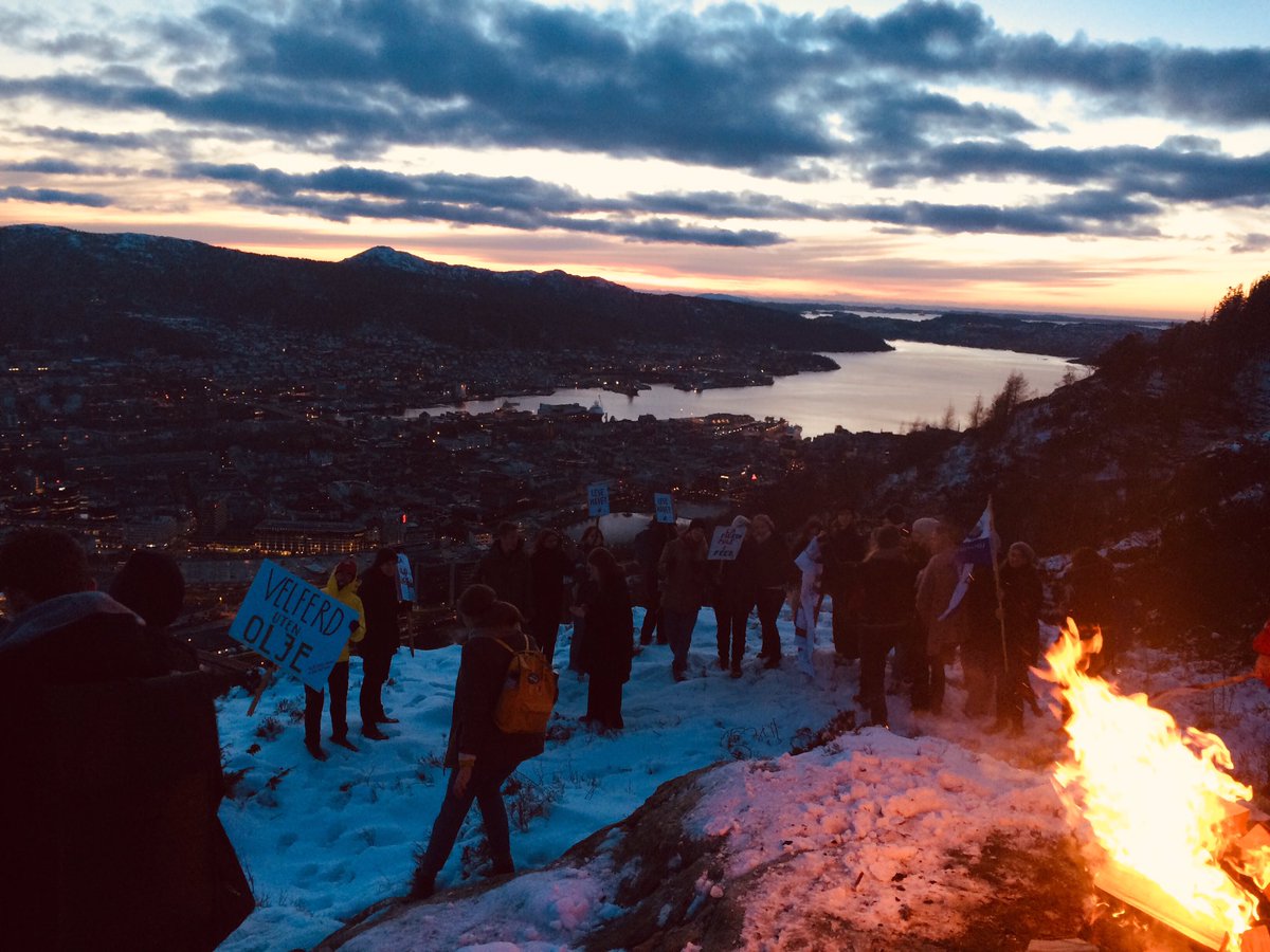 HnHPilgrim's tweet photo. Sammen for #oilfreelofoten. Fløyen|Bergen|Norge. @Arbeiderpartiet @Sea_Legacy #levehavet https://t.co/SjwxTniRz7