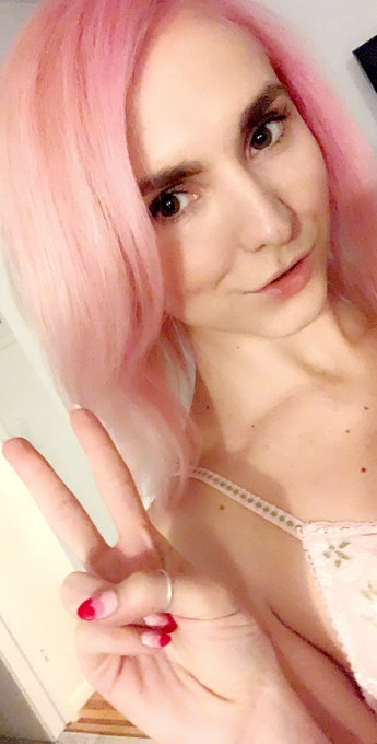 I'm back to pink and wow you guys, it feels so good  🌸🌷🌸✨🌸🌷 🌸🌷🌸✨🌸🌷 https://t.co/auxJrUglvn<a href="/tag/manyvids"class="tags"><span>#manyvids</span></a>