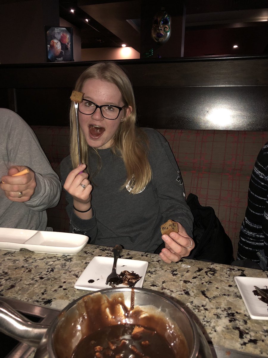 MichelleR_TD's tweet photo. Having a meal experience at The Melting Pot #sofun https://t.co/58fn8zZHg4