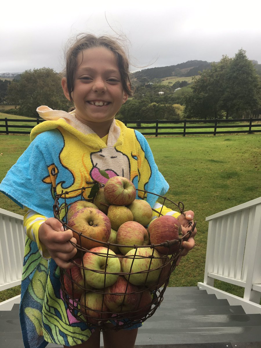 Join me in 10 for my delicious hot roasted apple pancakes with salted caramel! <a href="/NewstalkZB/">Newstalk ZB</a> #goodfromscratch