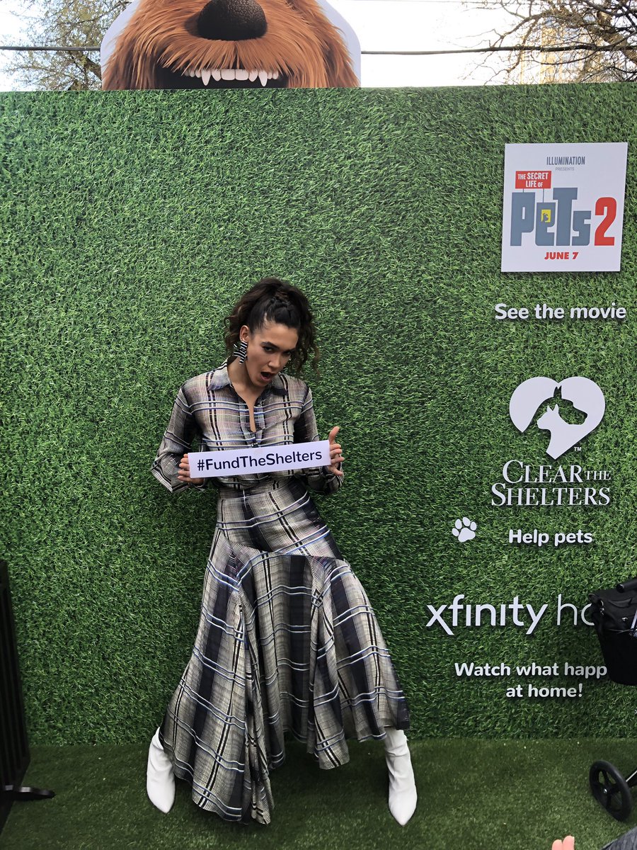 FoundAnimalsOrg's tweet photo. So great to see @SimoneBoyce at the #ComcastNBCU activation at #SXSW with the cutest adoptable pup from @austinpetsalive! Donate now to help #FundTheShelters! https://t.co/EAWJKRHLbT @ClearTheShelter #ClearTheShelters #MFAatSXSW #AdoptDontShop https://t.co/fseJizQGaP