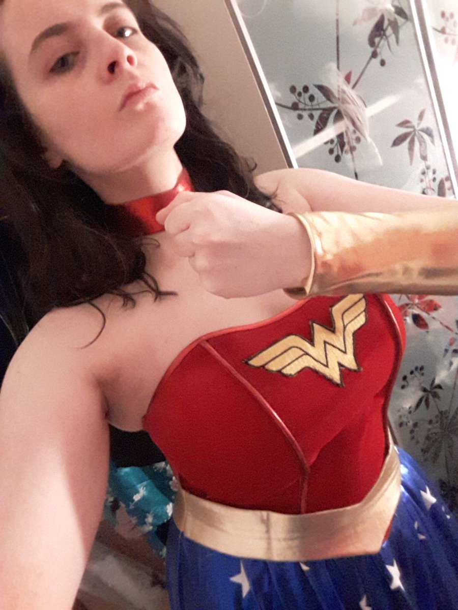 JessicaJCorky's tweet photo. Dressed up as Wonder Woman for Liverpool Comic Con today! Absolutely loved it ❤ #wonderwoman #LiverpoolComicCon  #cosplay https://t.co/V387lJUxSL