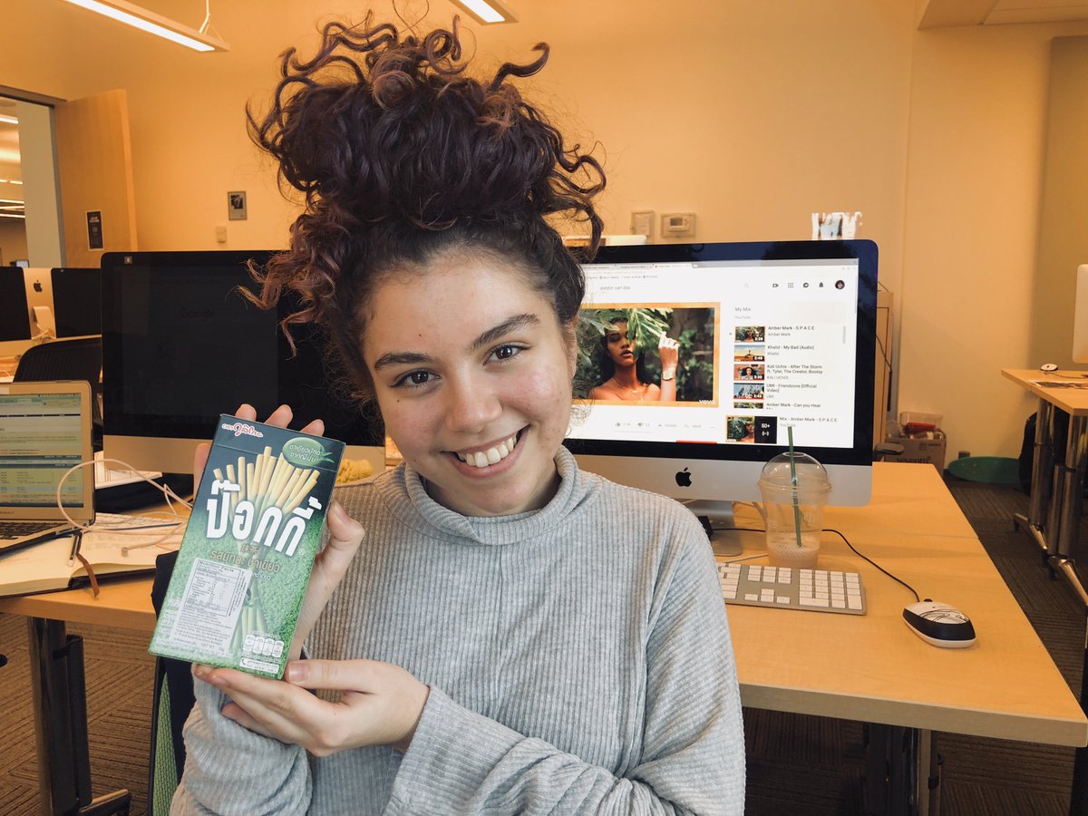 sunynplibrary's tweet image. Meet this week’s #StudyStyle patron, Ash!

What is your favorite #StudySpot in STL?
“The DASH LAB.”

What is your favorite #StudySnack?
“Matcha Pocky!

Thanks for stopping by, Ash!
#PeaceLoveLibrary #NPLibrary #NPSocial