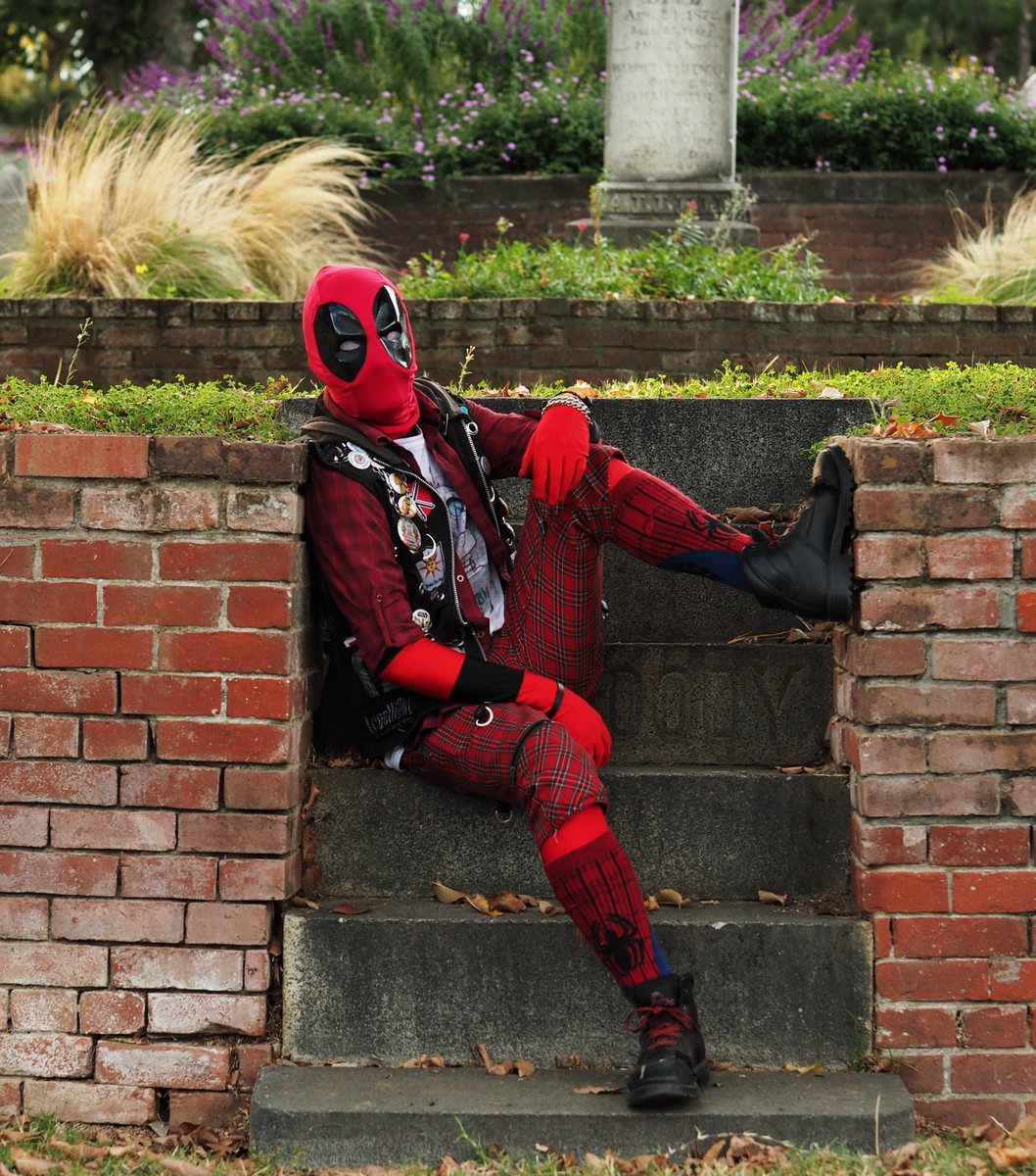 rebel_reality's tweet photo. #cosplay #cosplayer #cosplaying #Deadpool #deadpool2 #punkdeadpool #punkpool #punk #punkrock #XMen #wolverine #spiderman #comics #anime #Convention #ComicCon #SacAnime #realityrebel #mrmcdeath #mrmcrealitrebel #nikolasmaddox https://t.co/a2JH1n08KJ