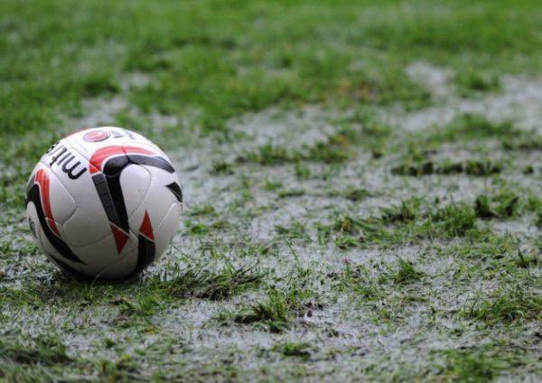 CPDMountainRang's tweet photo. ⚪️Gem fory wedi ei ohirio! Y glaw wedi curo dros yr wsos a wedi gadel golwg ar gae Amlwch yn anffodus.
⚫️Tomorrows game is postponed! The weather has won this week and has left Amlwch’s pitch in an unplayable condition unfortunatley.
#ClwbNi #TimLlamas https://t.co/EsJkEFE4RX