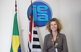 Conhece a nova diretora do #IEA, da <a href="/agriculturasp/">Secretaria de Agricultura e Abastecimento</a> ? Confira matéria publicada no portal do <a href="/governosp/">Governo de S. Paulo</a> e conheça Priscilla Rocha Silva Fagundes: goo.gl/Dd8LBX #agriculturasp #aptasp #novadireção