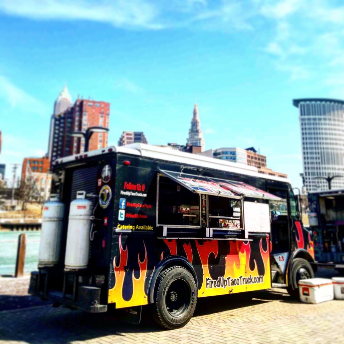 fireduptacos's tweet photo. Excited to be back out for the start of the #2019 season!! #winterwarmer2019 #windowsonthewater #cleveland #craftbeer #beer #tacos #tacoaddict #tacotruck #tacos #tacoseveryday #tacosaturday https://t.co/8ifDMthwDq