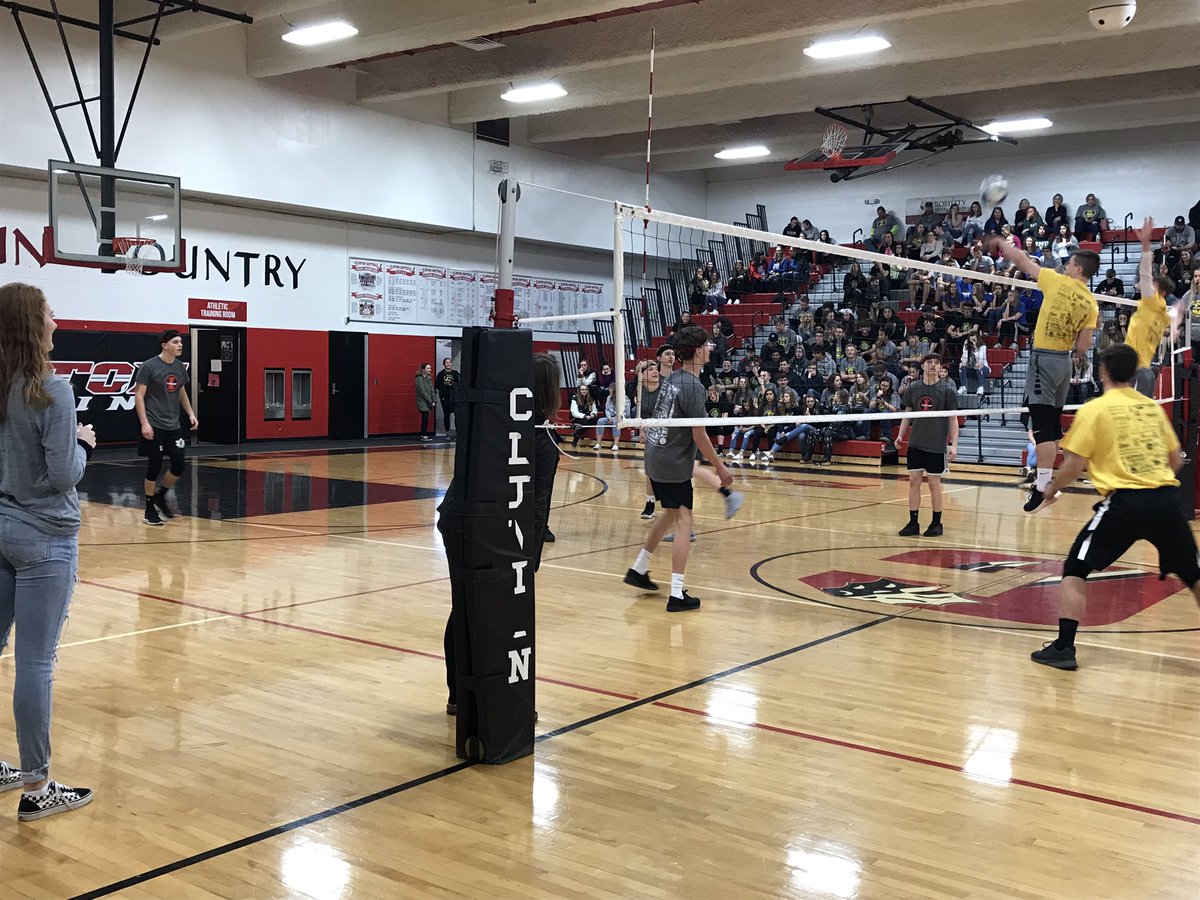 MrsSchulerAPS's tweet photo. Team Adrian playing volleyball for @chadtough #blockoutDIPG @APSMaplePride https://t.co/0AvyMf4m5S