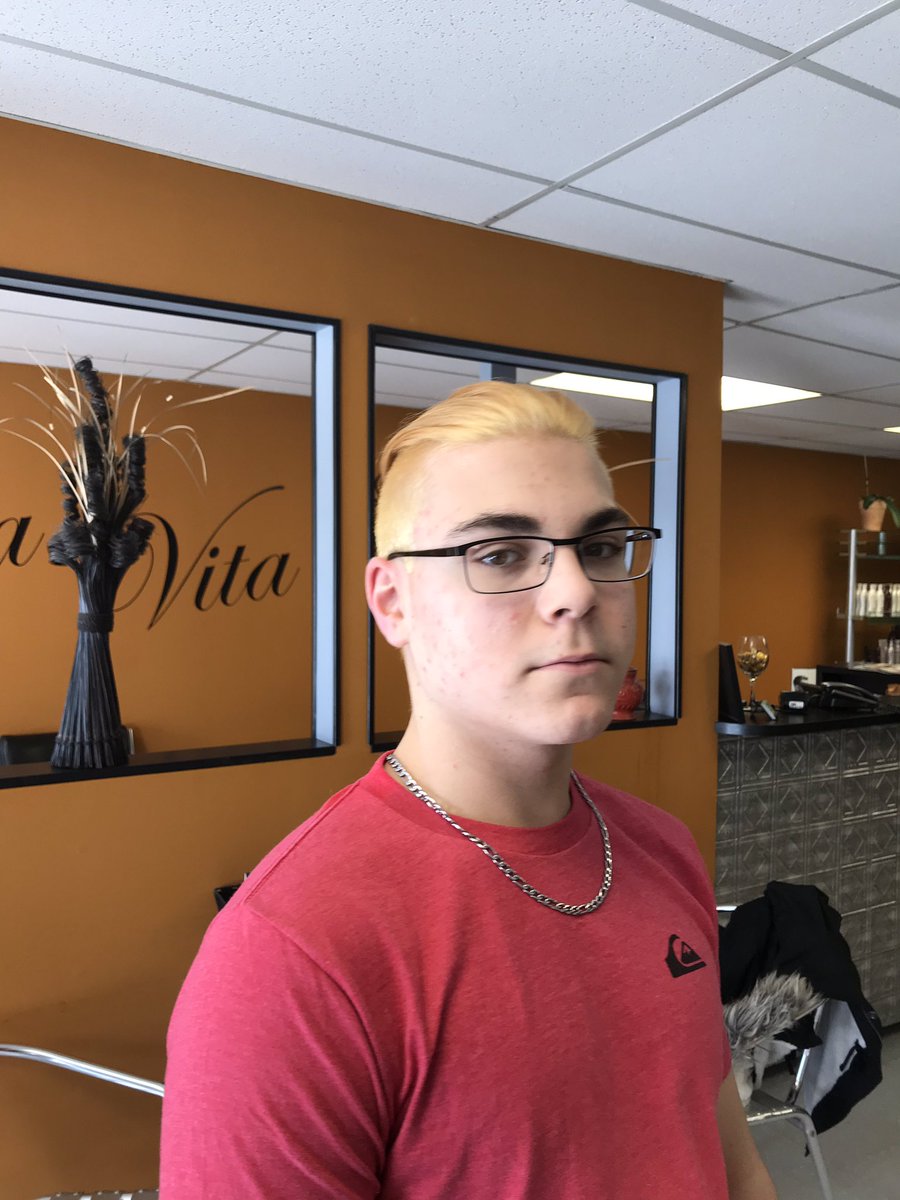 Franca801200411's tweet photo. Giving Grandparents stress and shock one hockey dye job at a time 🤣 thanks Angie https://t.co/RSWh80Tn20