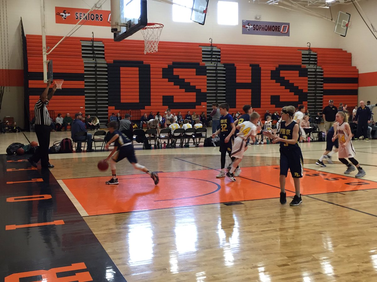 OsseoGirlsHoops's tweet photo. This @STEWYSMN1 5th grade squad is so fun to watch! 5-3โs in their first game, the air show continues in their second. Locked in a tight battle with Prior Lake in the @MYASMinnesota Grade State. #marchmadness #3sfordays https://t.co/YhX21hucva