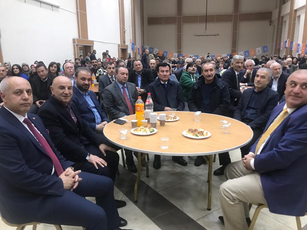 zafercoktan's tweet photo. .@Akparti Grup Başkanı Sn @nacibostanci @ankarabbld Başkan Adaymz @mehmetozhaseki @keciorenbeltr Başkan Adymz @turgutaltinok06'la Mevlana Kültür Merkezi'nde farklı kesimlerle bir aradayız.
Birlik,beraberlik,bütünlük,içinde 31 Mart'a yürüyoruz.
#Cumhurİttifakı
#BelediyeİşiGönülİşi https://t.co/Dx6O0zlLAw