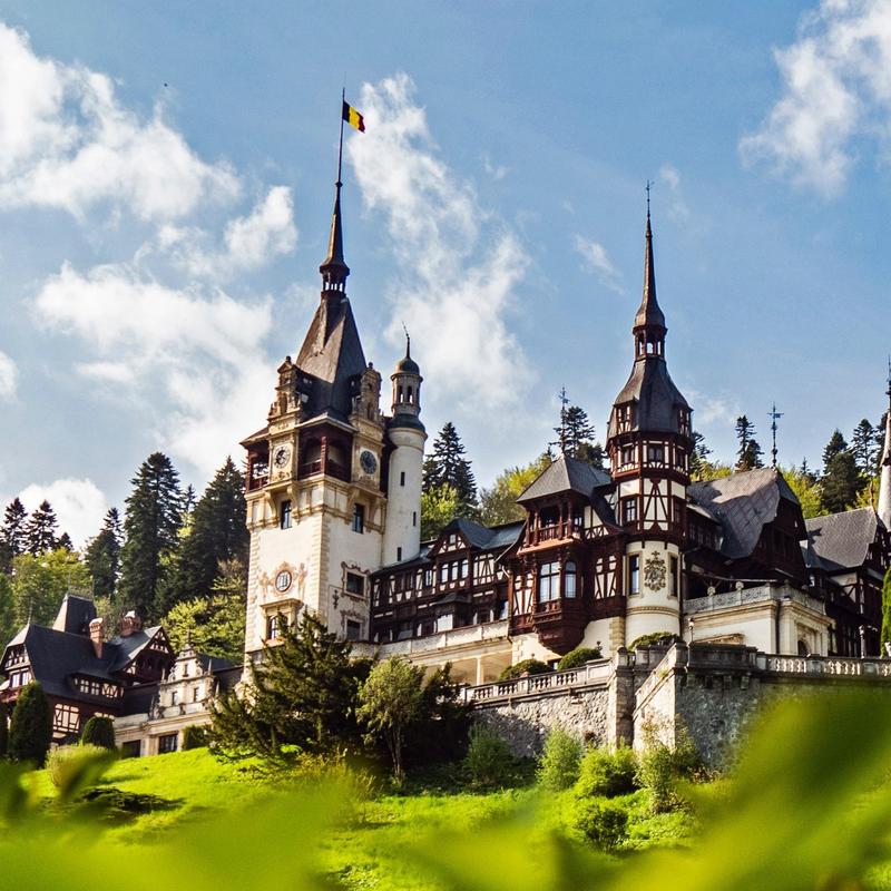 TheLivelyForest's tweet photo. Peles Castle, Romania https://t.co/Im2SpQGihK