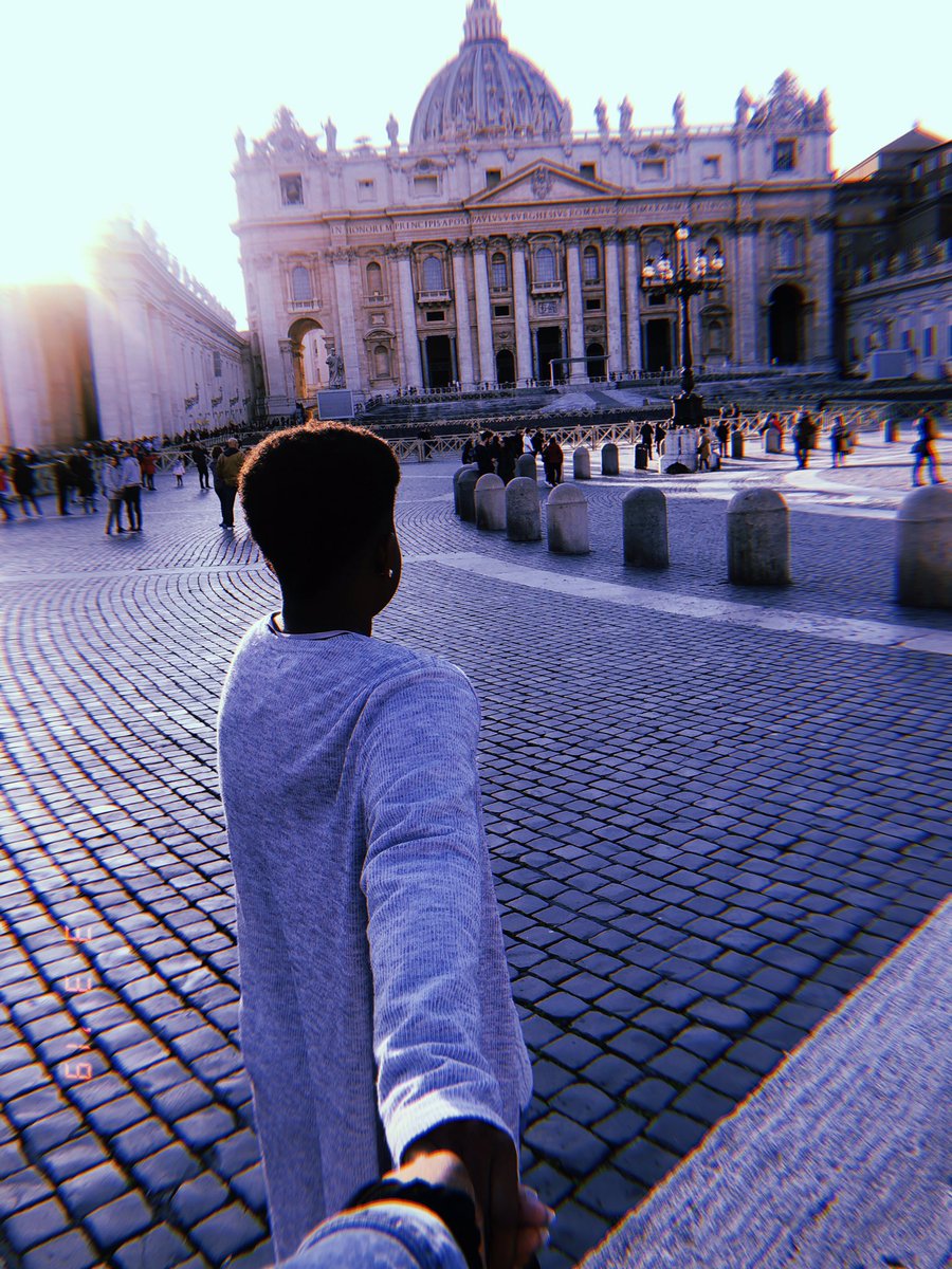 perksofbeingrf's tweet image. “Go to class, save money, travel, repeat” 😻✨