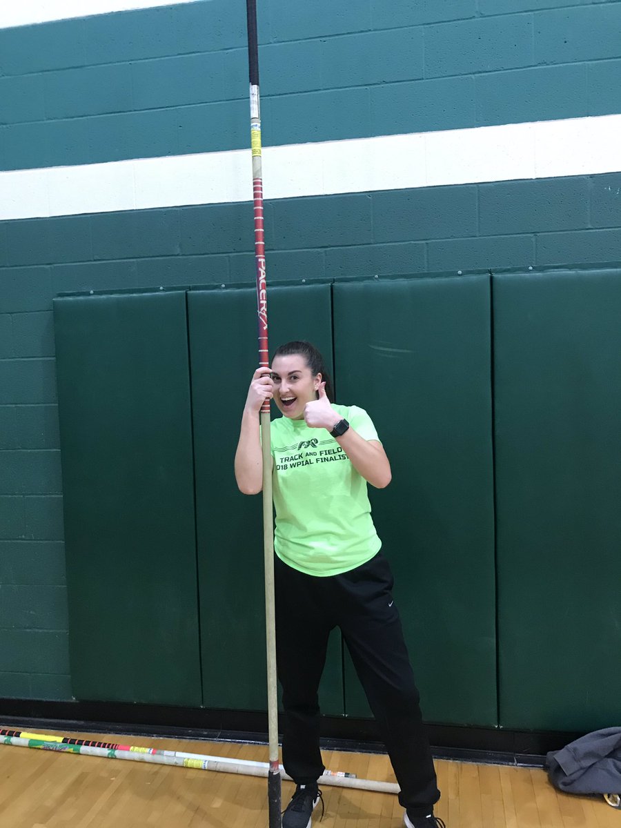 PRTrackField's tweet photo. HS athletes volunteering at the Middle School Track Clinic! https://t.co/KdVpYMWS79