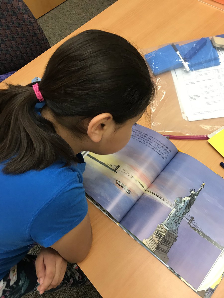 MsA1Martinez's tweet photo. In our latest @UTSA_SEE_MATH session, we had the chance to incorporate not only literacy and math but also social studies & science. Thank you so much @meghanauthor for providing our students with the great read “All That Trash”! #UTSABlockb901 @brandon_m_tate 📚 https://t.co/cLbGsPq2mE