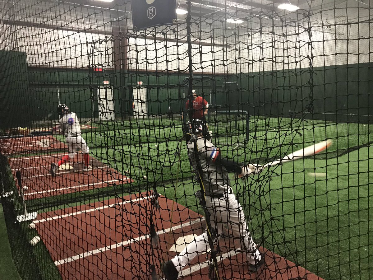 MUS_ELITE_2025's tweet image. Last ELITE School practice before we head down to St. Joe next week! Special thanks to our brothers on the @14UMillardElite and @plewisbaseball ELITE 13s for sacrificing some of their practice time to allow us to get some extra full infield work! #WorkForEachOther #Team