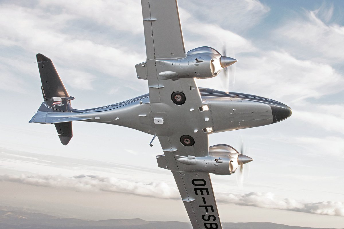 Flight100_Org's tweet image. For those that do not know the Diamond Aircraft Industries DA62 that Alexander will be using for the flight, please enjoy these pics. State-of-the-art technology with the safety of the multi-engine format.