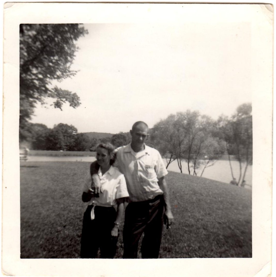 SerendipityJill's tweet photo. Today would have been the 77th wedding anniversary for my paternal grandparents.  A young 23 year old Curtis #Lemaster took an even younger 18 year old Gladys Earline #Cordle as his bride.  They don't look much older than that here in this picture.  #LemasterFamily #CordleFamily https://t.co/aSui068F0Z